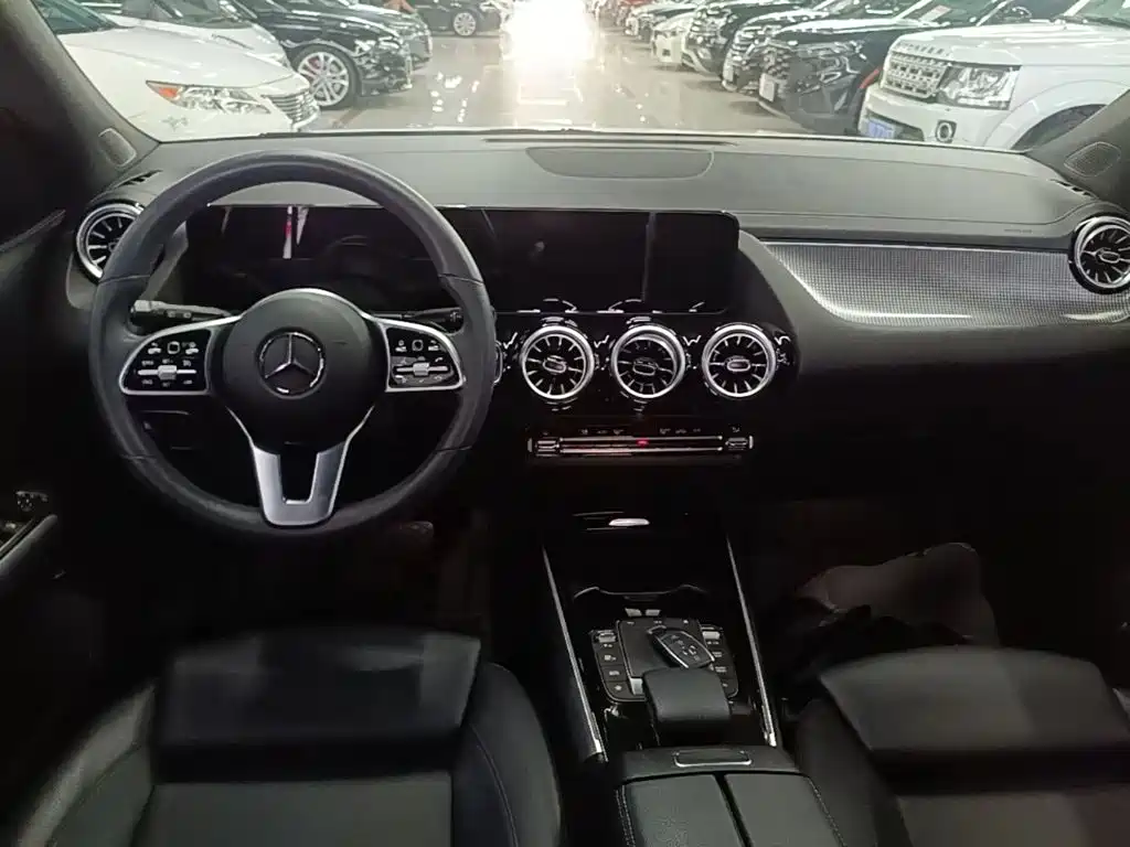 Mercedes-Benz GLA — миниатюра 10