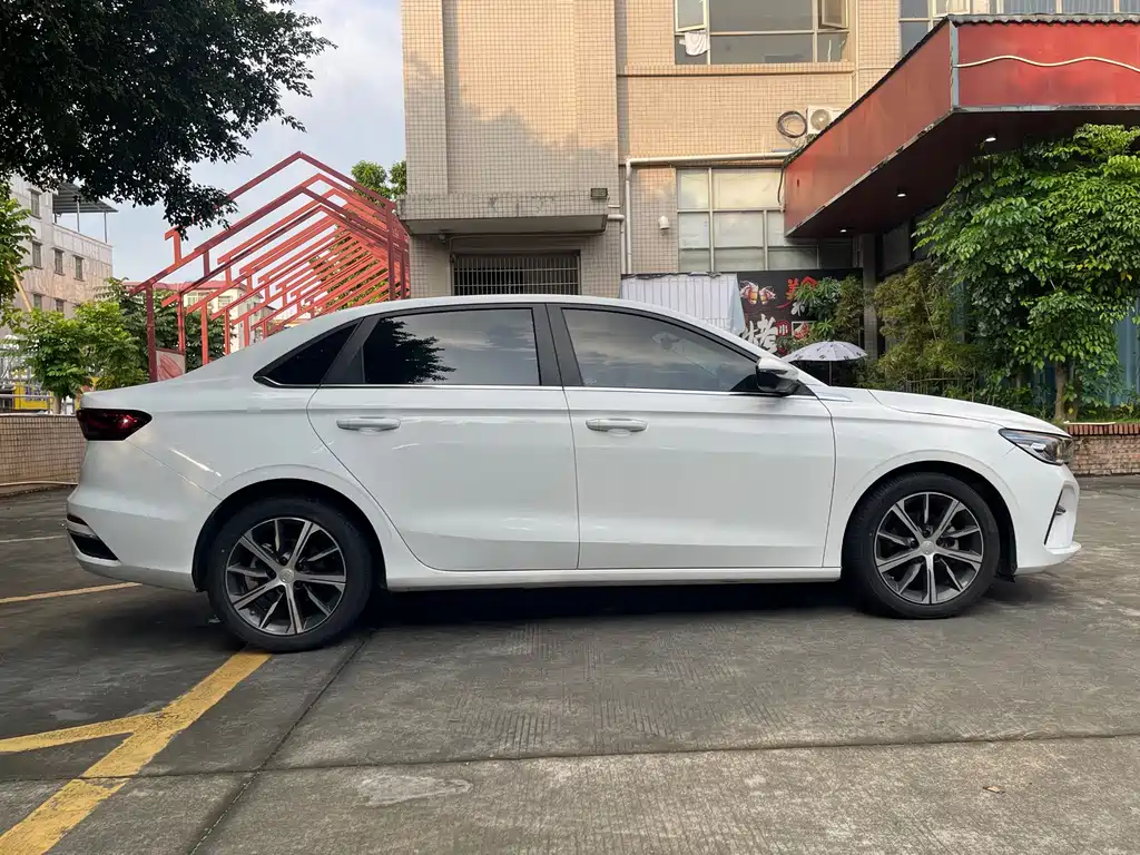 Geely Emgrand — миниатюра 8