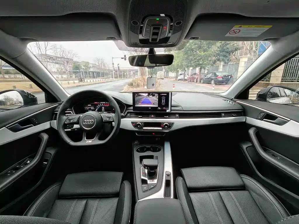 Audi A4L 2022 40 TFSI Luxury