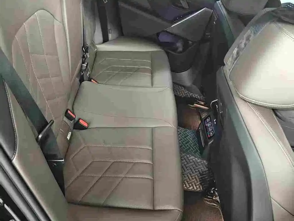 BMW 5 Series (Import) — миниатюра 8