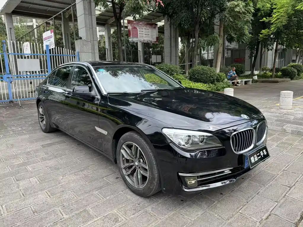 BMW 7 Series — миниатюра 3