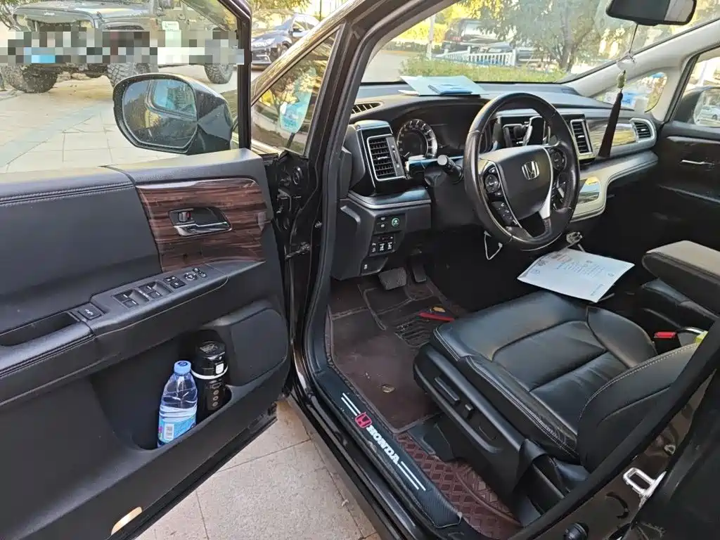 Honda Elysion — миниатюра 14