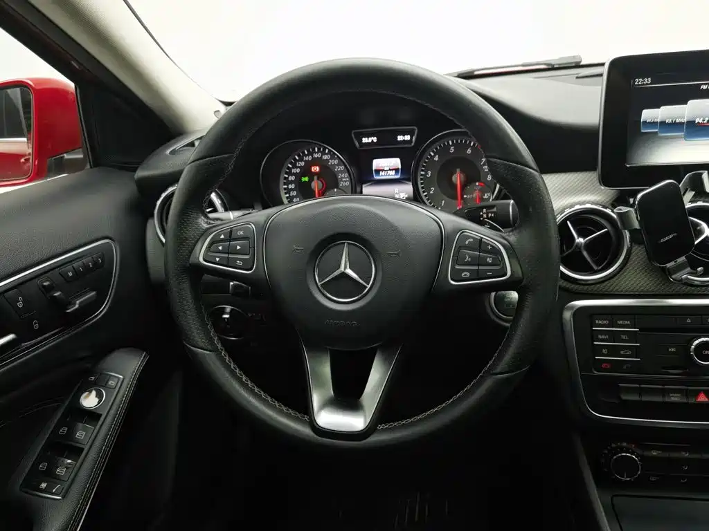 Mercedes-Benz GLA — миниатюра 11