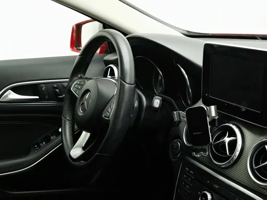 Mercedes-Benz GLA — миниатюра 22