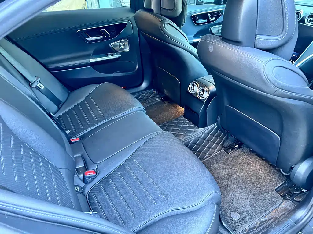 Mercedes-Benz C-Class — миниатюра 15