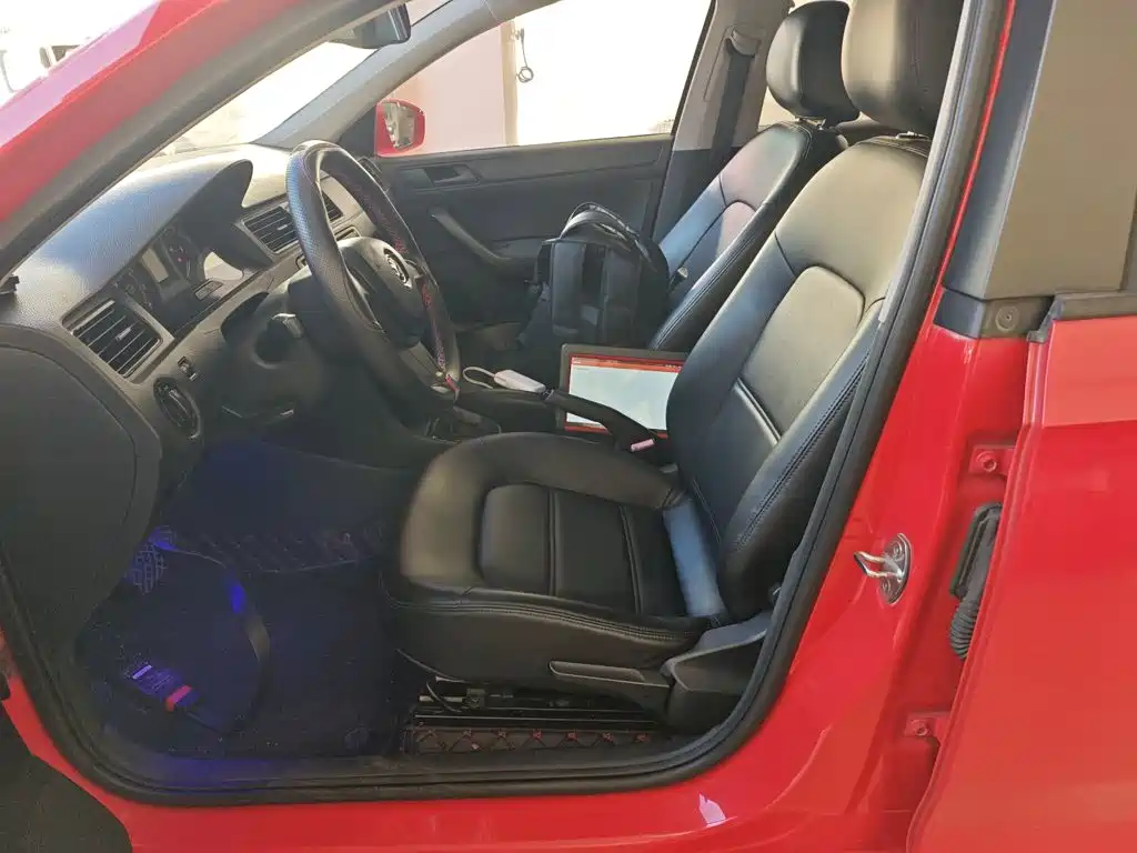 Skoda Rapid Spaceback — миниатюра 15