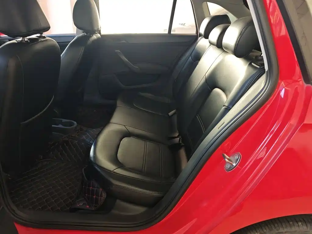 Skoda Rapid Spaceback — миниатюра 17