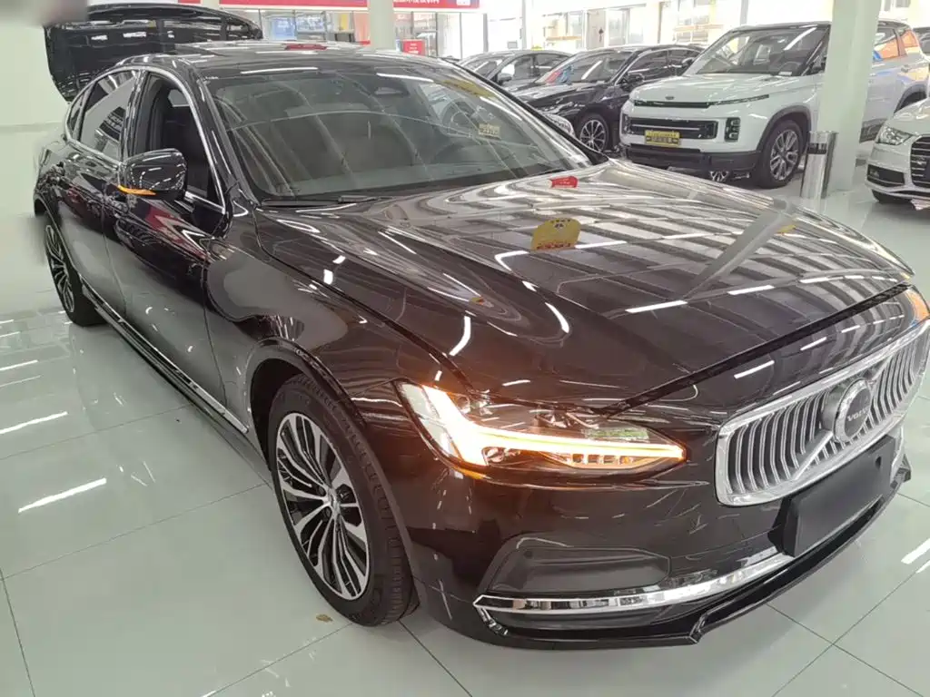 Volvo S90 2025 B5 Luxury