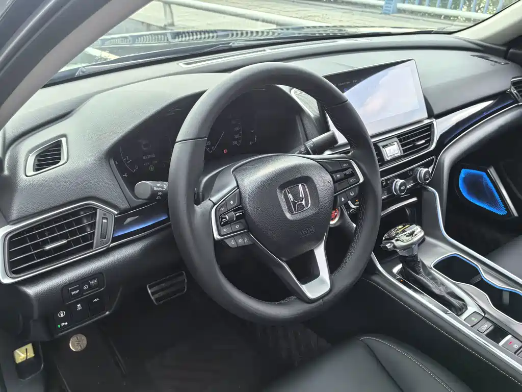 Honda Accord — миниатюра 16