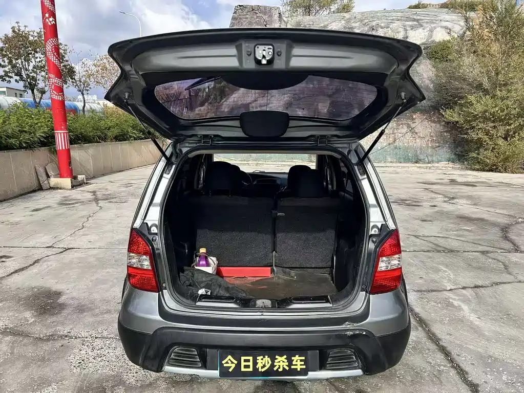 Nissan Livina — миниатюра 13