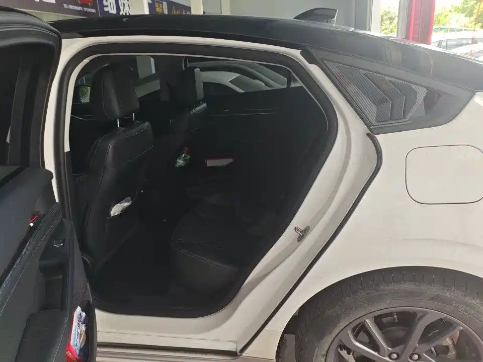 Ford Mondeo — миниатюра 6