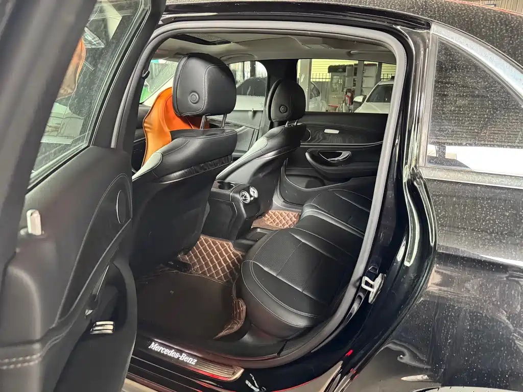 Mercedes-Benz E-Class — миниатюра 5