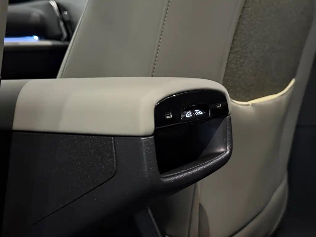 Volvo EX30 — миниатюра 13