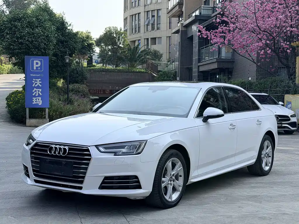 Audi A4L 2018