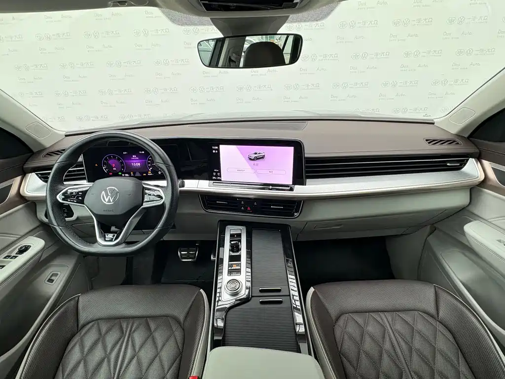 Volkswagen Tavendor 2023 380TSI R-Line