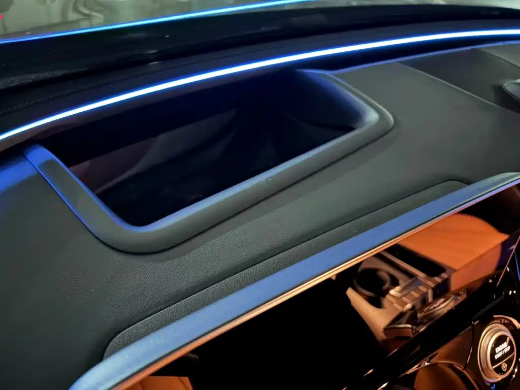 Mercedes-Benz E-Class — миниатюра 8