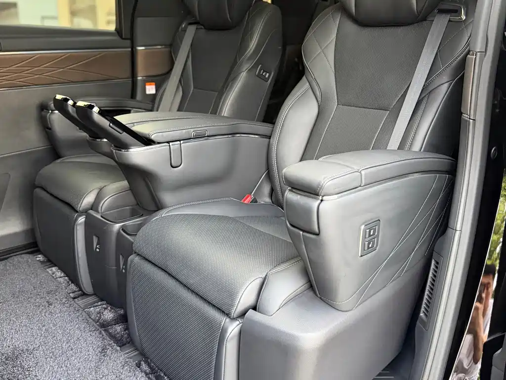 Toyota Vellfire — миниатюра 21