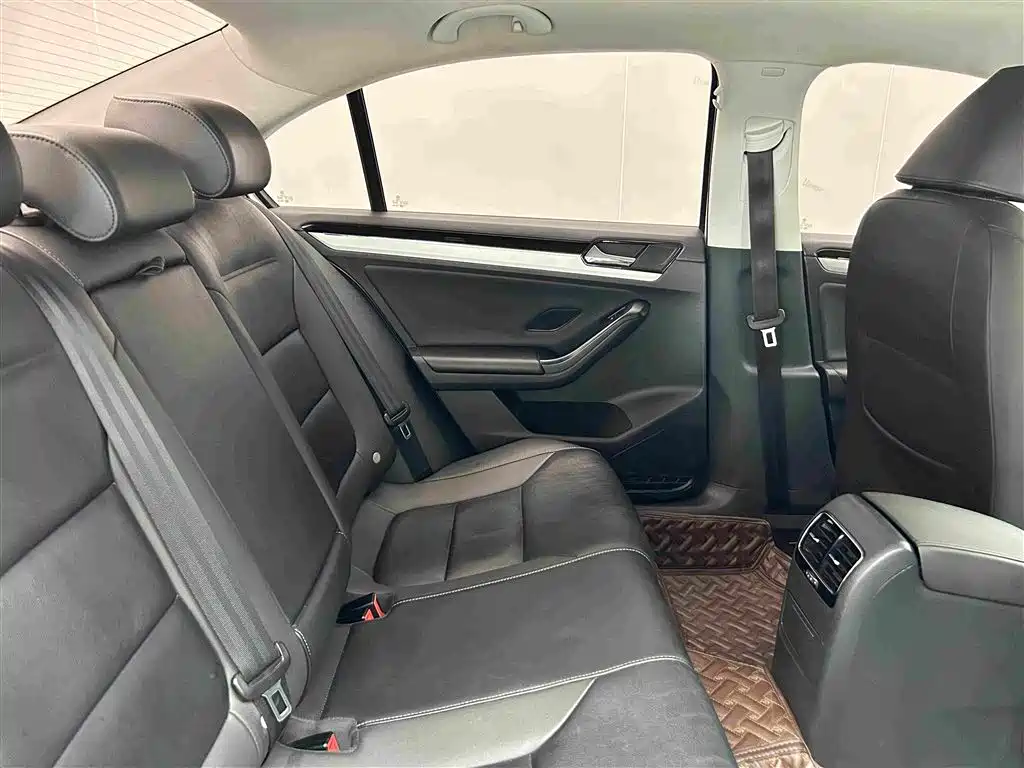 Volkswagen Sagitar — миниатюра 7