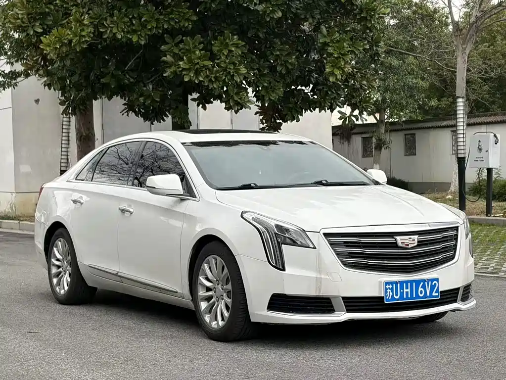 CADILLAC XTS