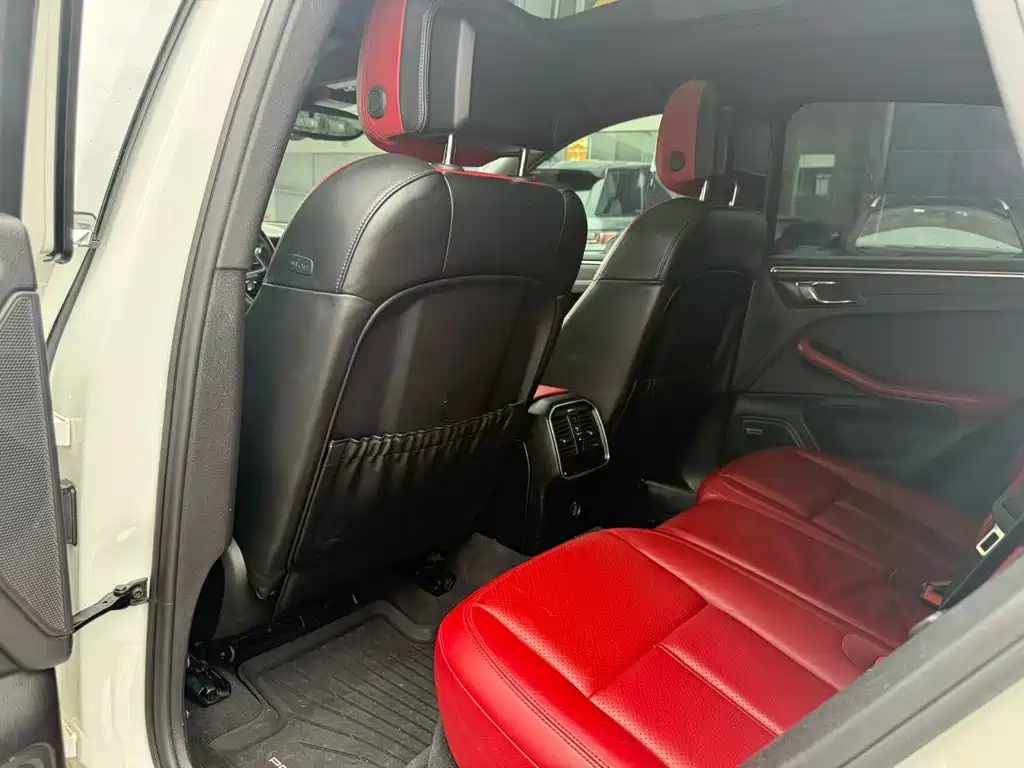 Porsche Macan — миниатюра 4