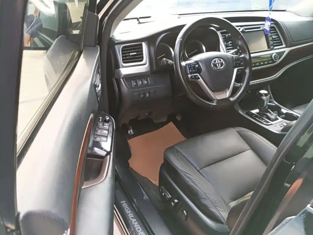 Toyota Highlander — миниатюра 16