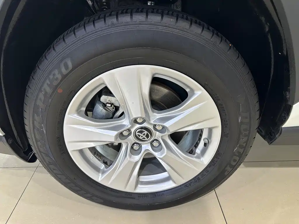 Toyota RAV4 — миниатюра 18