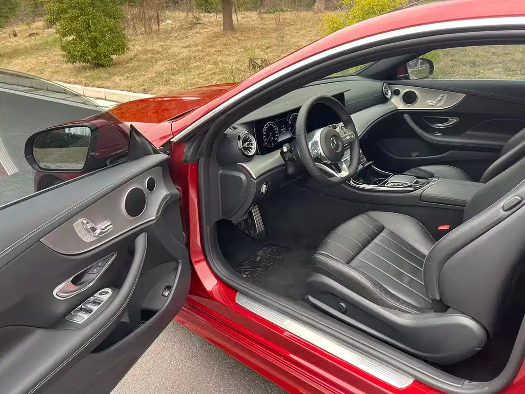 MERCEDES-BENZ E CLASS