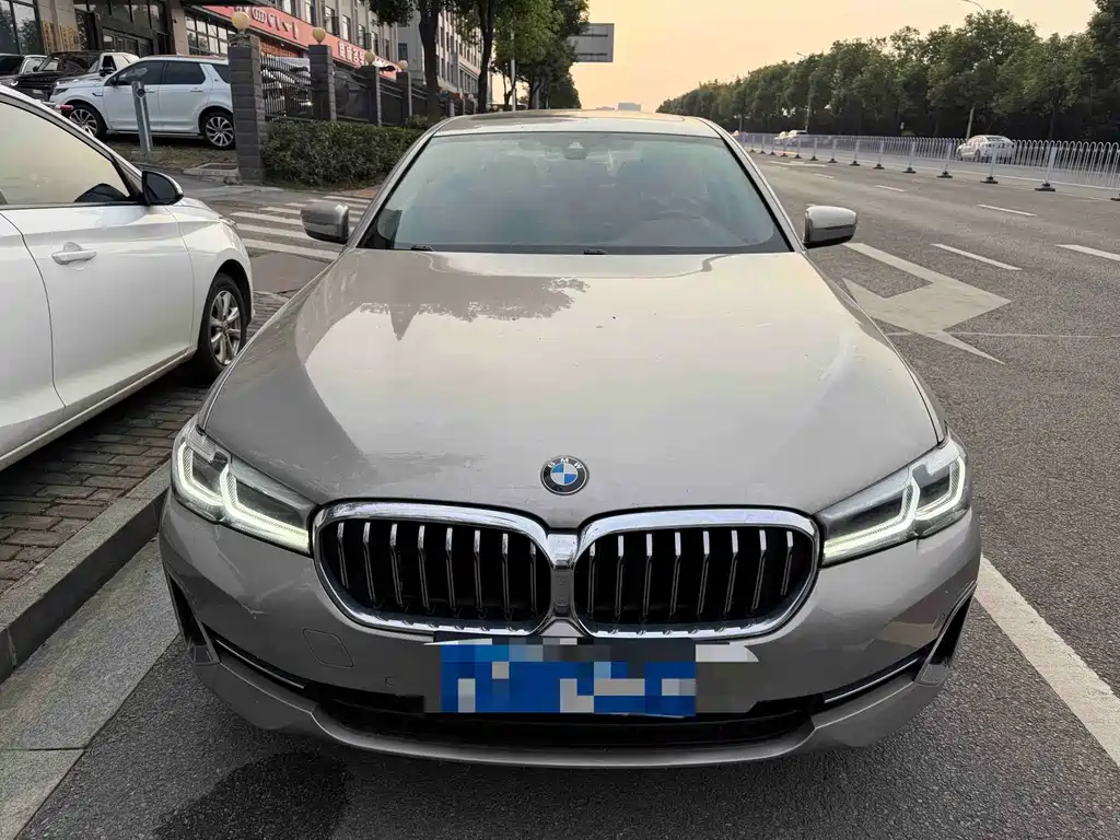 BMW 5 Series — миниатюра 2