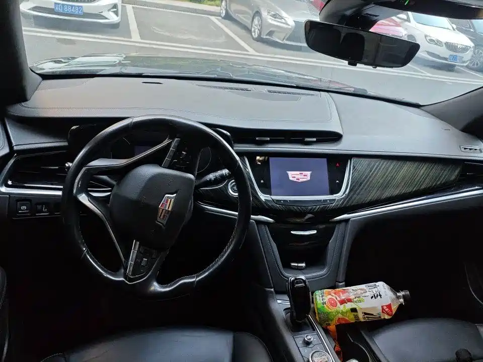 Cadillac XT6 — миниатюра 5