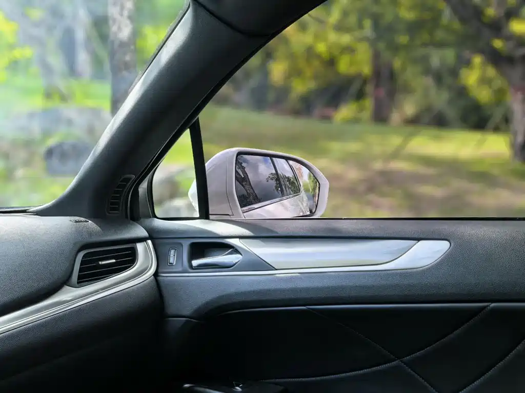 Lincoln MKC — миниатюра 16
