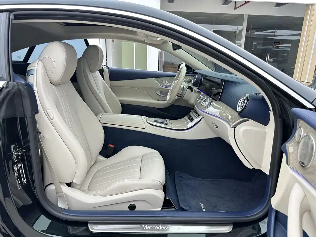 Mercedes-Benz E-Class (Import) — миниатюра 4