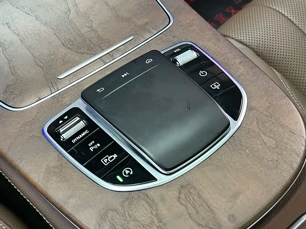 Mercedes-Benz E-Class — миниатюра 15