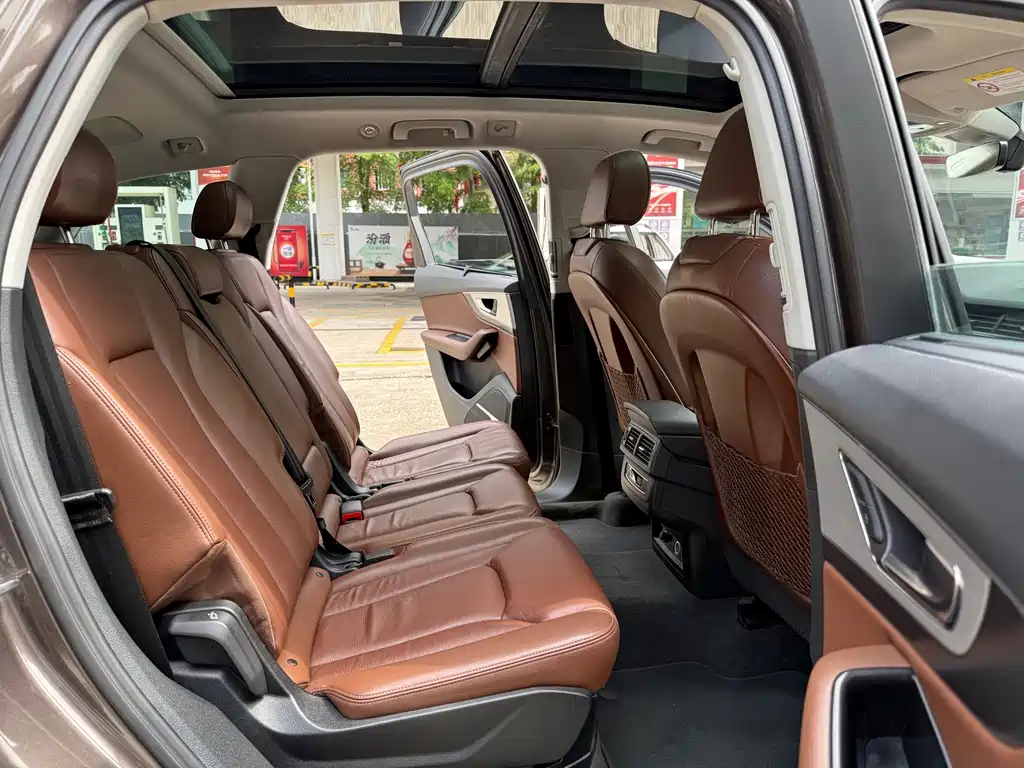 Audi Q7 — миниатюра 12