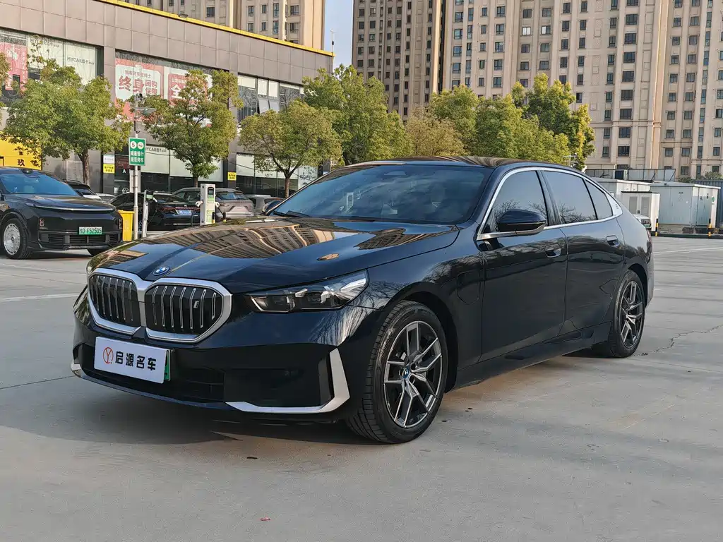 BMW i5 2025