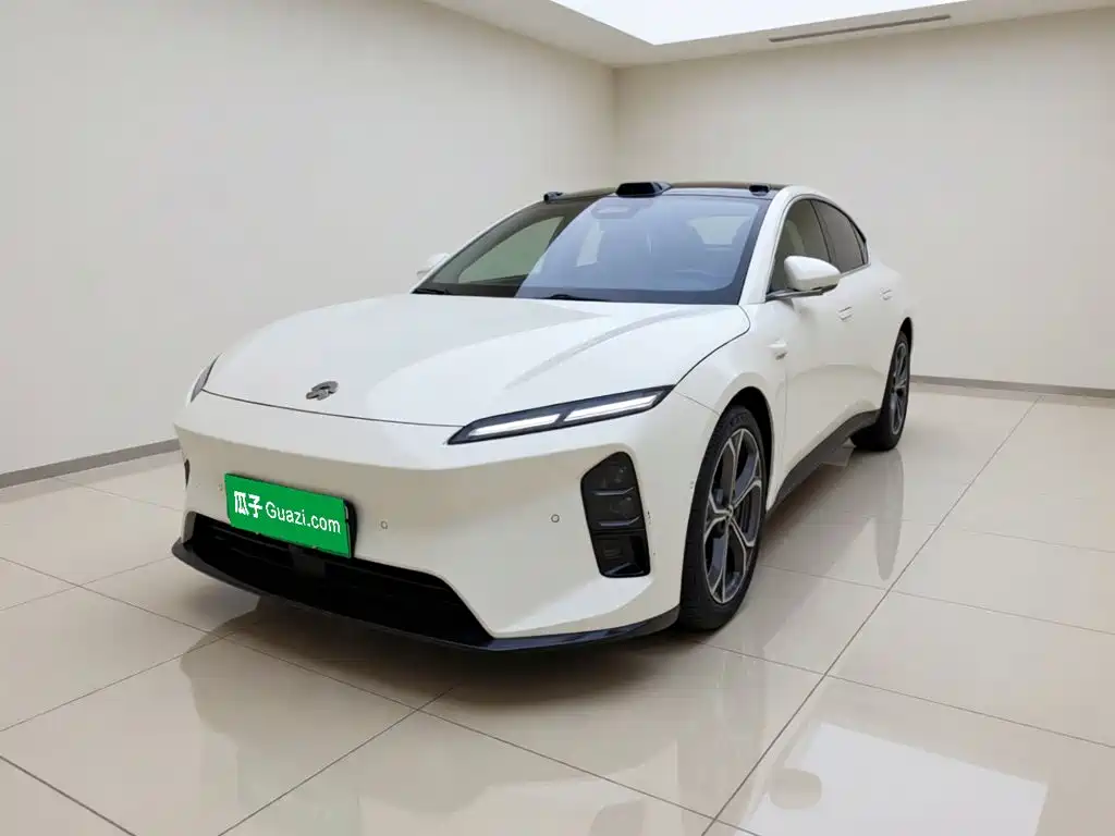 NIO ET5