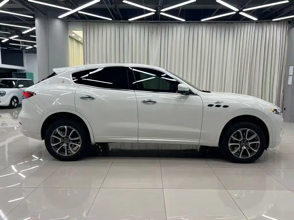 Maserati Levante — миниатюра 4