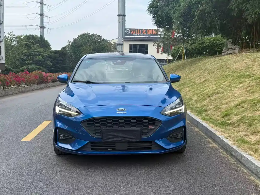 Ford Focus 2021 EcoBoost 180 AT ST Line