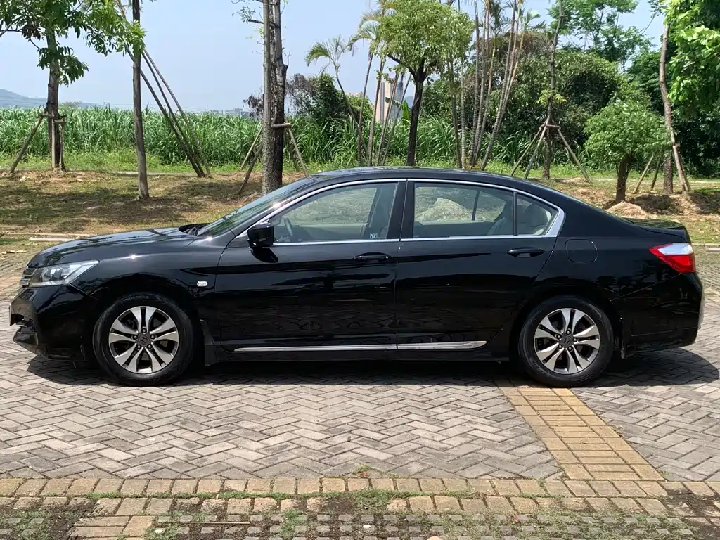 Honda Accord — миниатюра 14
