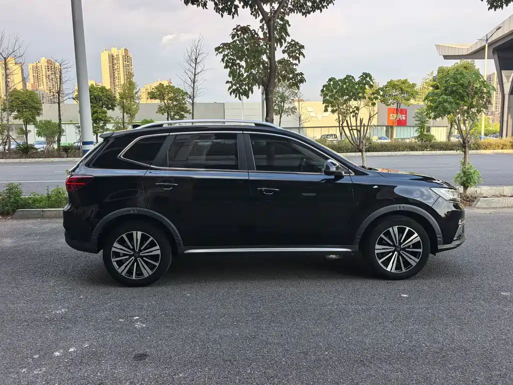 Roewe RX5 — миниатюра 4