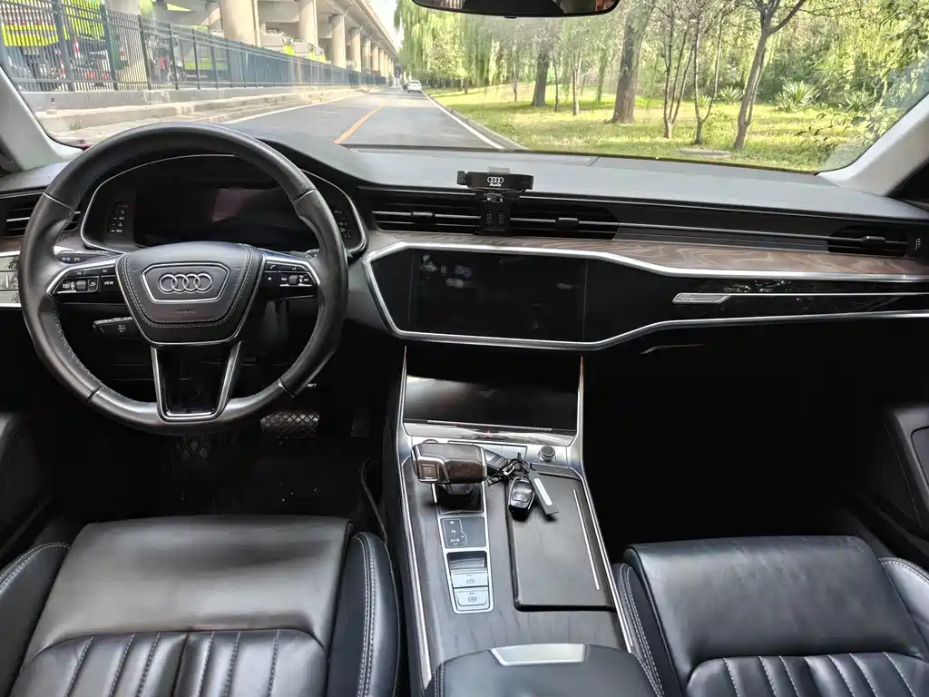 Audi A6L — миниатюра 12