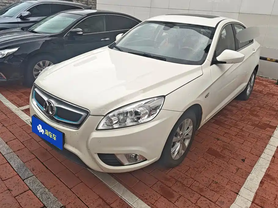 2017 BAIC EU5 - zdjęcie 1 z 16