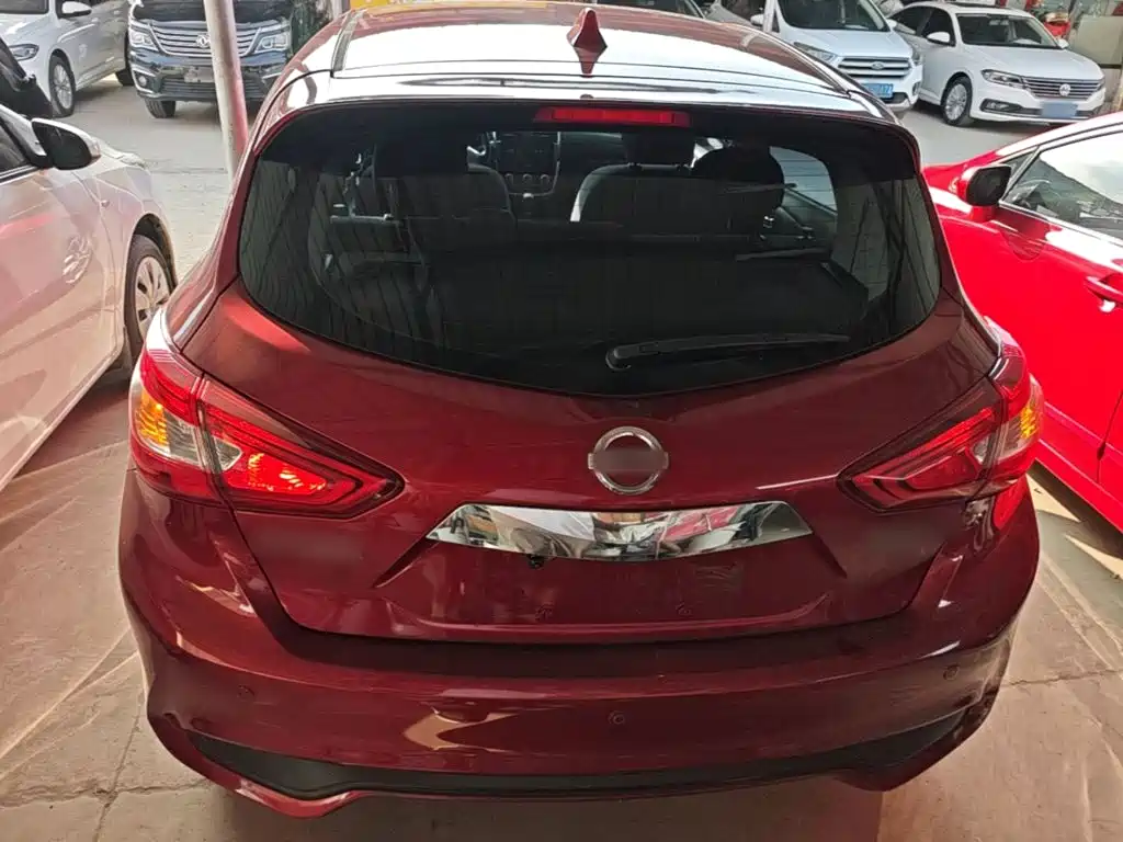Nissan Tiida — миниатюра 6