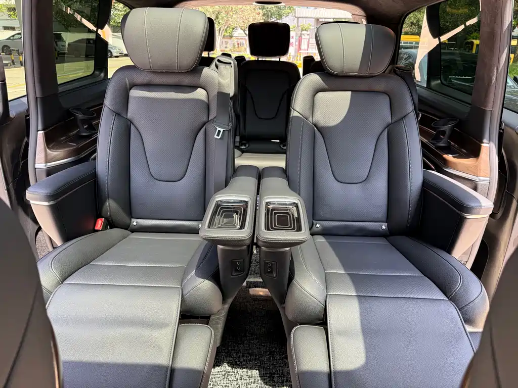 Mercedes-Benz V-Class — миниатюра 11