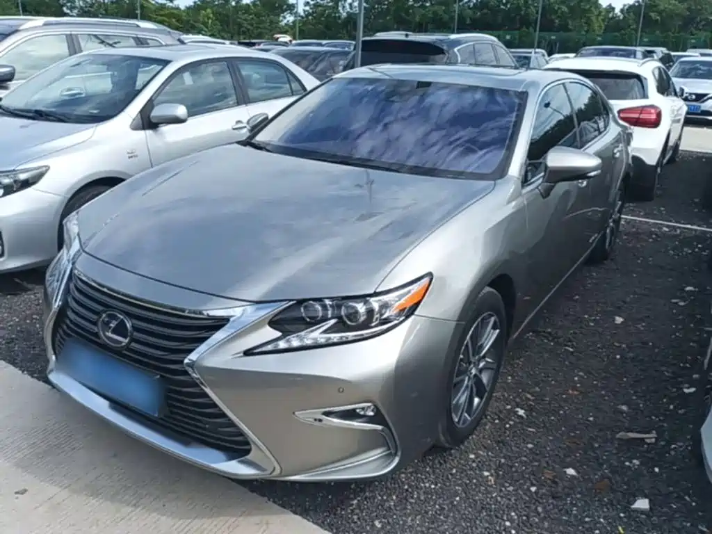 Lexus ES — миниатюра 2