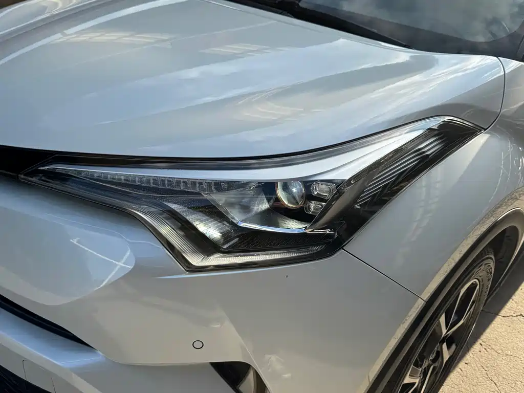 Toyota C-HR — миниатюра 13