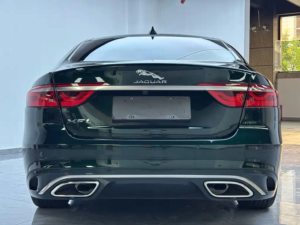 Jaguar XFL — миниатюра 10