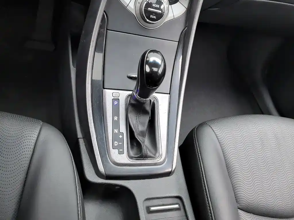 Hyundai Elantra Langdong — миниатюра 13