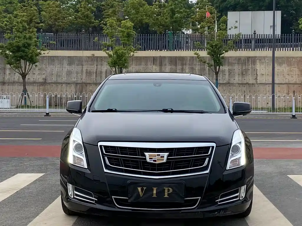 CADILLAC XTS