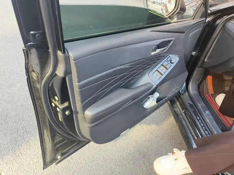 Toyota Avalon — миниатюра 7