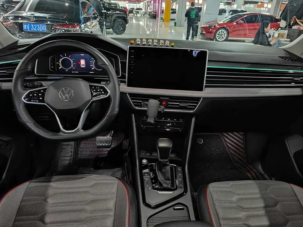 Volkswagen Tiguan L PHEV — миниатюра 5
